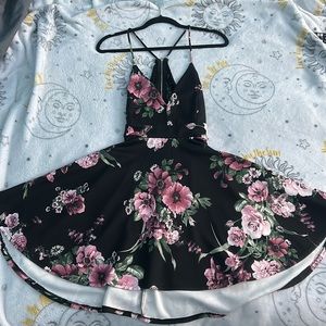 Iris floral backless dress with lace, size M